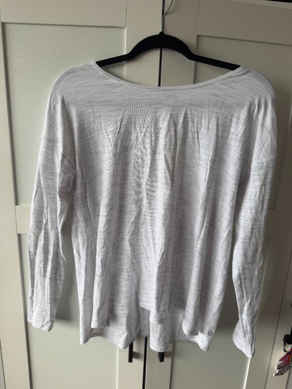 Lululemon light weight long sleeved light grey heathered shirt
